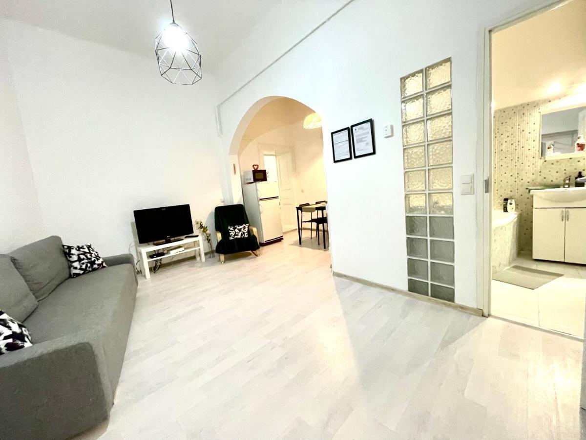 White Apartment Near The Famous New York Cafe Budapeszt Zewnętrze zdjęcie